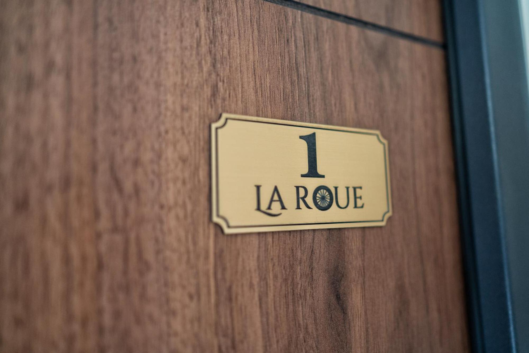 Hotel La Roue Vrsac Exterior foto