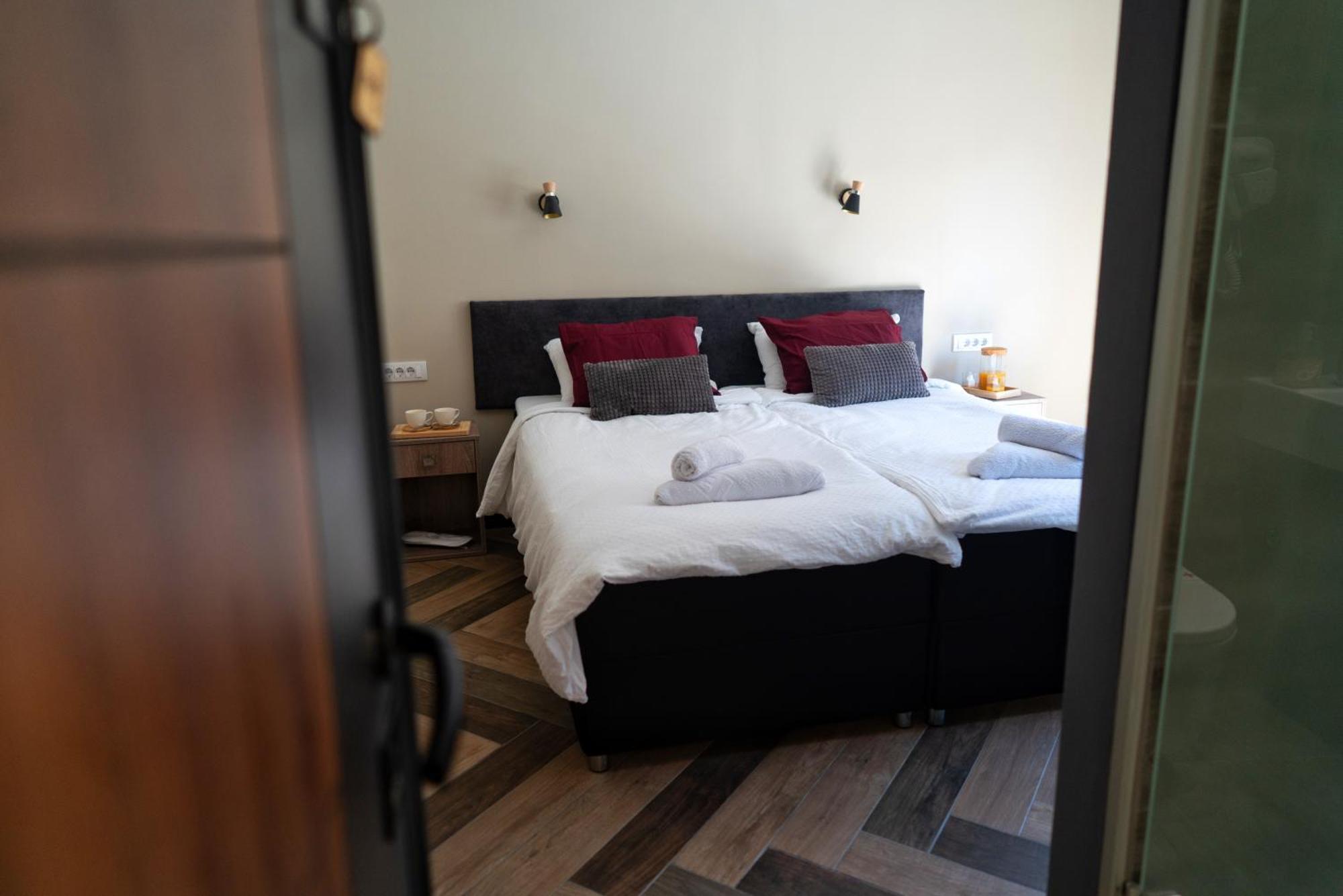 Hotel La Roue Vrsac Habitación foto